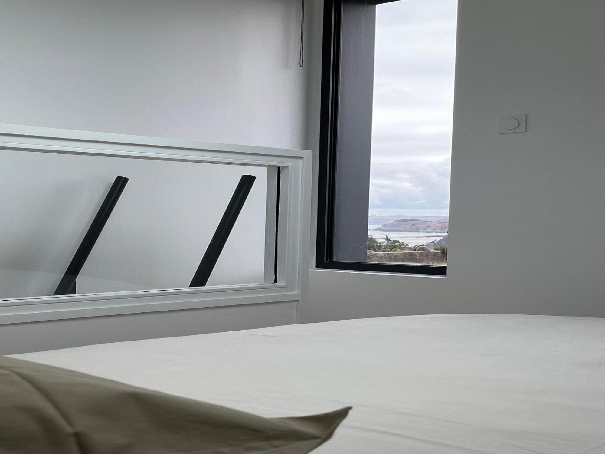 Studio With Terrace And Superb Sea View 로키레크 외부 사진
