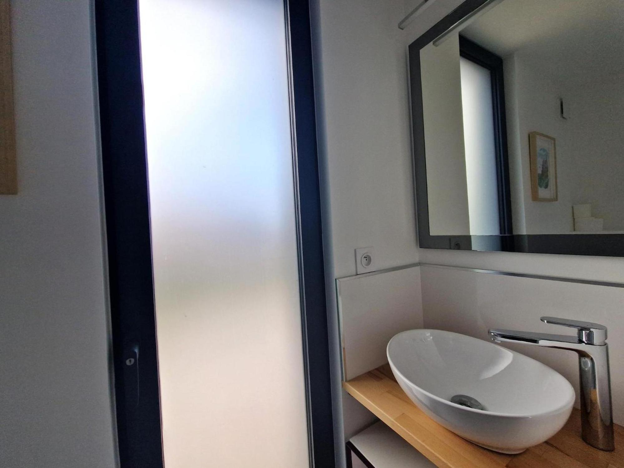 Studio With Terrace And Superb Sea View 로키레크 외부 사진